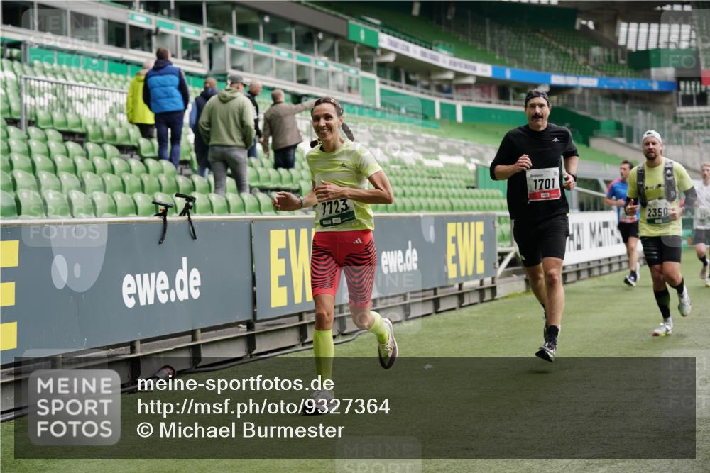 05.10.2025 - 20. swb-Marathon Bremen Michael Burmester http://msf.ph/oto/9327364 05.10.2025 12:51:14 Laufen im Stadion 122, 334, 503, 601, 688, 745, 750, 1033, 1037, 1064, 1166, 1314, 1450, 1499, 1577, 1689, 1701, 1748, 1909, 1911, 2059, 2279, 2350, 2493, 2526, 3267, 3419, 3608, 3661, 4032, 4104, 4260, 4654, 4687, 4962, 5551, 5817, 5838, 5910, 6066, 6210, 6252, 6401, 6477, 6681, 6775, 7713, 7723, 8066, 8083, 8682, 8780, 8995, 679, 736, 906, 1025, 1033, 1044, 1359, 2381, 2721, 3228, 3291, 4366, 4938, 5184, 5389, 5418, 5564, 5873, 6681, 6717, 7493, 7826, 7963, 8907 meine-sportfotos.de