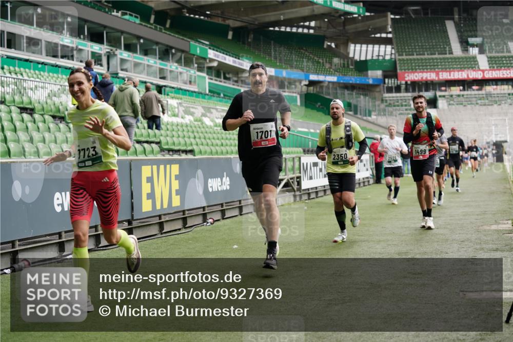 05.10.2025 - 20. swb-Marathon Bremen Michael Burmester http://msf.ph/oto/9327369 05.10.2025 12:51:15 Laufen im Stadion 122, 334, 503, 601, 688, 745, 750, 1037, 1064, 1166, 1314, 1450, 1499, 1577, 1689, 1701, 1748, 1909, 1911, 2059, 2279, 2283, 2350, 2447, 2493, 2526, 3267, 3419, 3608, 3661, 4032, 4104, 4260, 4654, 4687, 4962, 5551, 5817, 5838, 5910, 6066, 6210, 6252, 6401, 6477, 6775, 7713, 7723, 8066, 8083, 8682, 8780, 8995, 679, 736, 906, 1025, 1033, 1044, 1359, 2381, 2721, 3228, 3291, 4366, 4938, 5184, 5389, 5418, 5564, 5873, 6681, 6717, 7493, 7826, 7963, 8907 meine-sportfotos.de
