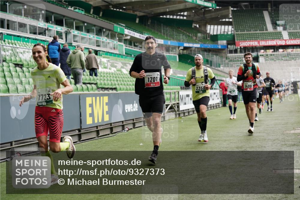 05.10.2025 - 20. swb-Marathon Bremen Michael Burmester http://msf.ph/oto/9327373 05.10.2025 12:51:15 Laufen im Stadion 122, 334, 503, 601, 688, 745, 750, 1037, 1064, 1166, 1314, 1450, 1499, 1577, 1689, 1701, 1748, 1909, 1911, 2059, 2279, 2283, 2350, 2447, 2493, 2526, 3267, 3419, 3608, 3661, 4032, 4104, 4260, 4654, 4687, 4962, 5551, 5817, 5838, 5910, 6066, 6210, 6252, 6401, 6477, 6775, 7713, 7723, 8066, 8083, 8682, 8780, 8995, 679, 736, 906, 1025, 1033, 1044, 1359, 2381, 2721, 3228, 3291, 4366, 4938, 5184, 5389, 5418, 5564, 5873, 6681, 6717, 7493, 7826, 7963, 8907 meine-sportfotos.de