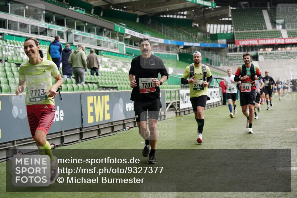 05.10.2025 - 20. swb-Marathon Bremen Michael Burmester http://msf.ph/oto/9327377 05.10.2025 12:51:15 Laufen im Stadion 122, 334, 503, 601, 688, 745, 750, 1037, 1064, 1166, 1314, 1450, 1499, 1577, 1689, 1701, 1748, 1909, 1911, 2059, 2279, 2283, 2350, 2447, 2493, 2526, 3267, 3419, 3608, 3661, 4032, 4104, 4260, 4654, 4687, 4962, 5551, 5817, 5838, 5910, 6066, 6210, 6252, 6401, 6477, 6775, 7713, 7723, 8066, 8083, 8682, 8780, 8995, 679, 736, 906, 1025, 1033, 1044, 1359, 2381, 2721, 3228, 3291, 4366, 4938, 5184, 5389, 5418, 5564, 5873, 6681, 6717, 7493, 7826, 7963, 8907 meine-sportfotos.de
