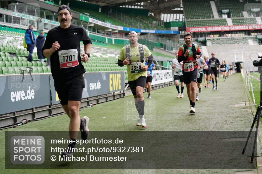 05.10.2025 - 20. swb-Marathon Bremen Michael Burmester http://msf.ph/oto/9327381 05.10.2025 12:51:16 Laufen im Stadion 122, 334, 503, 601, 688, 745, 750, 1037, 1064, 1166, 1314, 1450, 1499, 1577, 1689, 1701, 1748, 1909, 1911, 2059, 2279, 2283, 2350, 2447, 2493, 2526, 3267, 3419, 3608, 3661, 4032, 4104, 4260, 4654, 4687, 4962, 5551, 5817, 5838, 5910, 6066, 6210, 6252, 6401, 6477, 6775, 7713, 7723, 8066, 8083, 8682, 8780, 8995, 679, 736, 906, 1025, 1033, 1044, 1359, 2381, 3228, 3291, 4366, 4938, 5184, 5389, 5418, 5564, 5873, 6681, 6717, 7493, 7826 meine-sportfotos.de