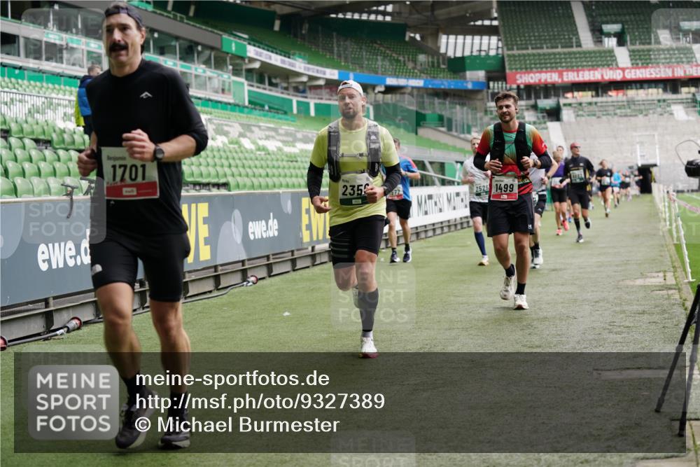 05.10.2025 - 20. swb-Marathon Bremen Michael Burmester http://msf.ph/oto/9327389 05.10.2025 12:51:16 Laufen im Stadion 122, 334, 503, 601, 688, 745, 750, 1037, 1064, 1166, 1314, 1450, 1499, 1577, 1689, 1701, 1748, 1909, 1911, 2059, 2279, 2283, 2350, 2447, 2493, 2526, 3267, 3419, 3608, 3661, 4032, 4104, 4260, 4654, 4687, 4962, 5551, 5817, 5838, 5910, 6066, 6210, 6252, 6401, 6477, 6775, 7713, 7723, 8066, 8083, 8682, 8780, 8995, 679, 736, 906, 1025, 1033, 1044, 1359, 2381, 3228, 3291, 4366, 4938, 5184, 5389, 5418, 5564, 5873, 6681, 6717, 7493, 7826 meine-sportfotos.de