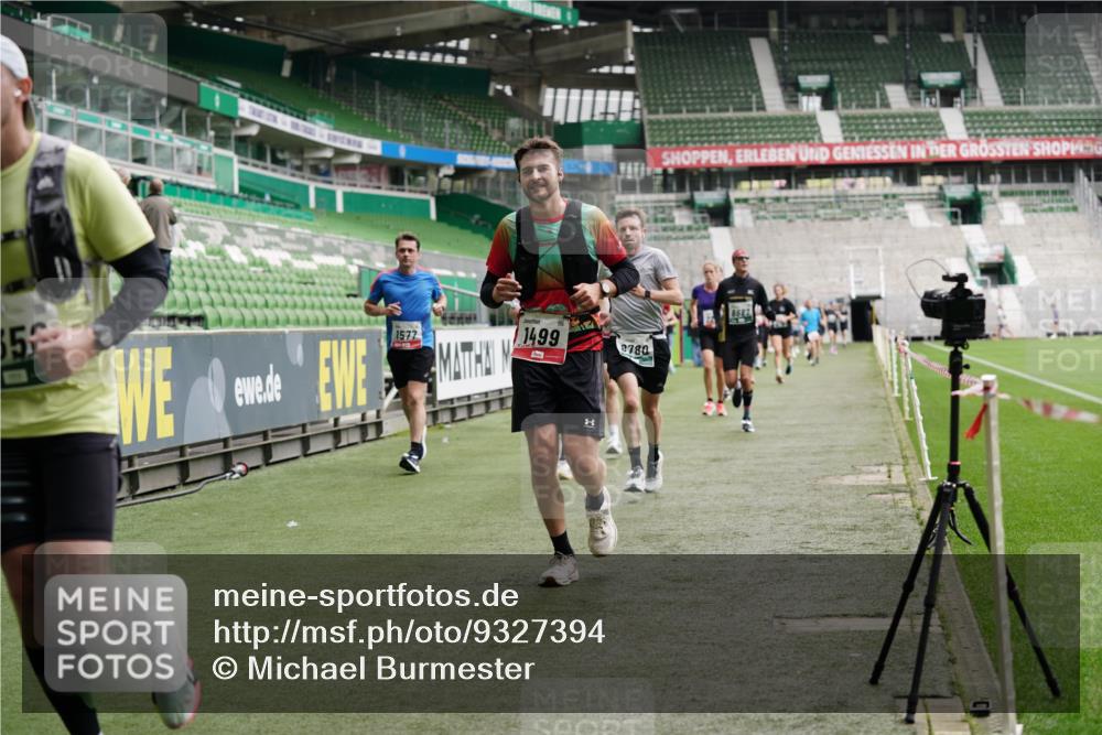 05.10.2025 - 20. swb-Marathon Bremen Michael Burmester http://msf.ph/oto/9327394 05.10.2025 12:51:17 Laufen im Stadion 122, 334, 503, 601, 688, 745, 750, 1037, 1064, 1166, 1314, 1450, 1499, 1577, 1689, 1701, 1748, 1909, 1911, 2059, 2279, 2283, 2350, 2447, 2493, 2526, 3267, 3419, 3608, 3661, 4032, 4104, 4260, 4654, 4687, 4962, 5551, 5817, 5838, 5910, 6066, 6210, 6252, 6401, 6477, 6775, 7713, 7723, 8066, 8083, 8682, 8740, 8780, 8995, 679, 736, 906, 1025, 1033, 1044, 1359, 2381, 3228, 3291, 4366, 4938, 5184, 5389, 5418, 5564, 5873, 6681, 6717, 7493, 7826 meine-sportfotos.de