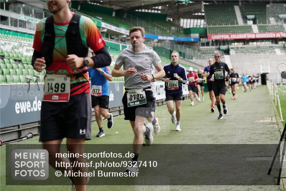 05.10.2025 - 20. swb-Marathon Bremen Michael Burmester http://msf.ph/oto/9327410 05.10.2025 12:51:19 Laufen im Stadion 122, 334, 503, 601, 688, 745, 750, 1037, 1064, 1120, 1166, 1314, 1450, 1499, 1577, 1689, 1701, 1748, 1909, 1911, 2059, 2279, 2283, 2350, 2447, 2493, 2526, 3267, 3419, 3608, 3661, 4032, 4104, 4260, 4654, 4687, 4962, 5551, 5817, 5838, 5910, 6066, 6210, 6252, 6401, 6477, 6775, 7713, 7723, 8066, 8083, 8682, 8740, 8780, 8995, 736, 1025, 1033, 1044, 1359, 2381, 3228, 3291, 4366, 5184, 5418, 5564, 6681, 6717, 7493 meine-sportfotos.de