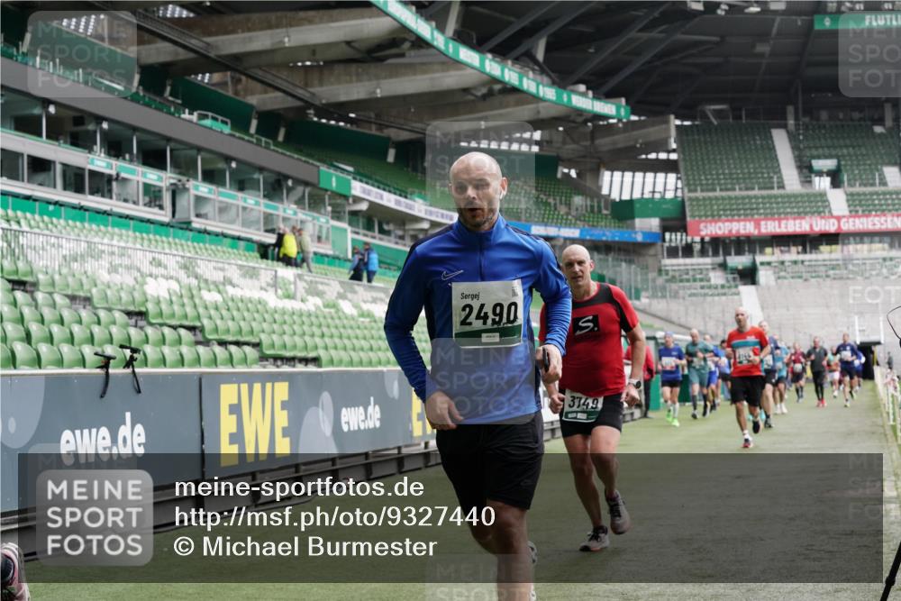 05.10.2025 - 20. swb-Marathon Bremen Michael Burmester http://msf.ph/oto/9327440 05.10.2025 12:55:49 Laufen im Stadion 78, 240, 325, 663, 760, 984, 989, 1261, 1326, 1490, 1531, 1737, 1774, 1825, 1910, 1931, 2022, 2134, 2162, 2459, 2490, 2605, 2716, 2884, 2942, 3074, 3161, 3489, 3515, 3519, 3612, 3749, 3838, 3944, 4052, 4079, 4116, 4149, 4195, 4212, 4288, 4432, 4456, 4771, 4796, 4823, 4853, 5034, 5093, 5152, 5177, 5289, 5370, 5484, 5490, 5554, 5615, 5691, 5719, 5833, 5907, 6048, 6070, 6106, 6276, 6441, 6515, 6527, 6570, 6615, 6649, 6744, 6797, 6820, 6937, 8060, 8144, 8222, 82, 124, 169 meine-sportfotos.de
