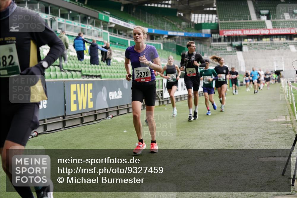 05.10.2025 - 20. swb-Marathon Bremen Michael Burmester http://msf.ph/oto/9327459 05.10.2025 12:51:23 Laufen im Stadion 334, 503, 601, 750, 754, 914, 1037, 1064, 1120, 1314, 1450, 1499, 1577, 1689, 1701, 1748, 1909, 1911, 2059, 2279, 2283, 2350, 2447, 2493, 2526, 3267, 3419, 3608, 3661, 4032, 4104, 4260, 4652, 4654, 4687, 5551, 5817, 5838, 5910, 6066, 6210, 6252, 6401, 6477, 6775, 7713, 7723, 8066, 8083, 8682, 8740, 8780, 8995, 122, 688, 736, 745, 1025, 1033, 1044, 1166, 1359, 2381, 3291, 4366, 4962, 5184, 5418, 6681, 7493 meine-sportfotos.de
