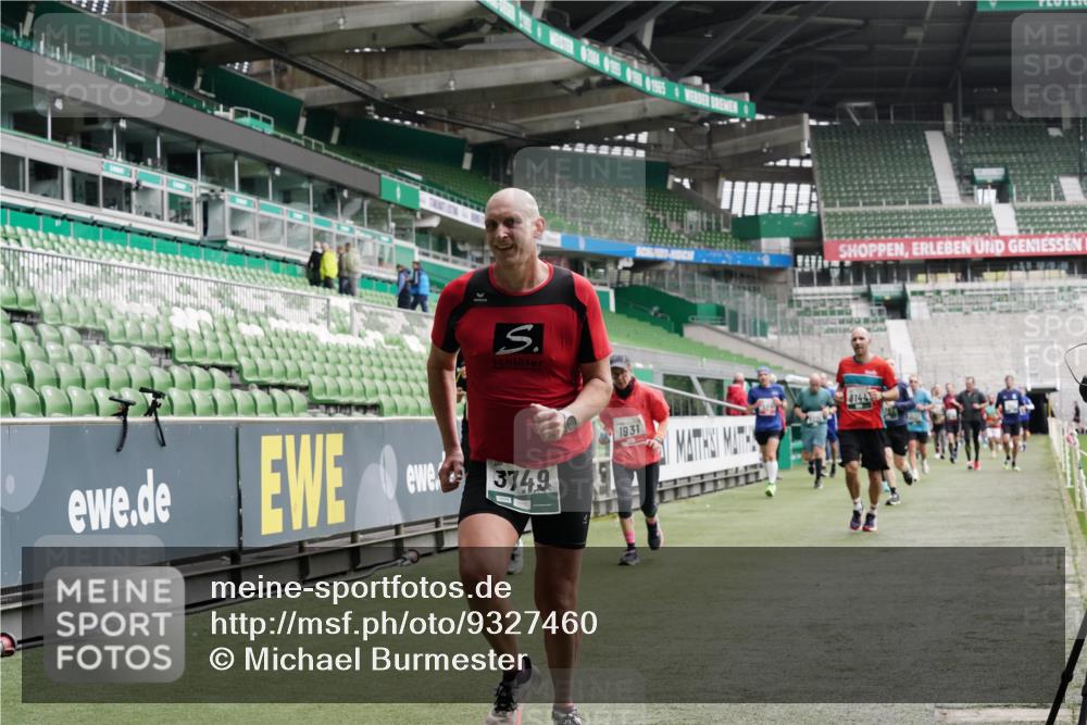 05.10.2025 - 20. swb-Marathon Bremen Michael Burmester http://msf.ph/oto/9327460 05.10.2025 12:55:50 Laufen im Stadion 78, 240, 325, 663, 760, 984, 989, 1261, 1326, 1490, 1531, 1737, 1774, 1825, 1910, 1931, 2022, 2134, 2149, 2162, 2459, 2490, 2605, 2716, 2884, 2942, 3074, 3161, 3489, 3515, 3519, 3612, 3749, 3838, 3944, 4052, 4079, 4116, 4149, 4195, 4212, 4288, 4432, 4456, 4771, 4796, 4823, 4853, 5034, 5093, 5152, 5177, 5289, 5370, 5484, 5490, 5554, 5615, 5691, 5719, 5833, 5907, 6048, 6070, 6106, 6276, 6441, 6515, 6527, 6570, 6615, 6649, 6744, 6797, 6820, 6937, 8060, 8144, 8222, 82, 124, 169 meine-sportfotos.de