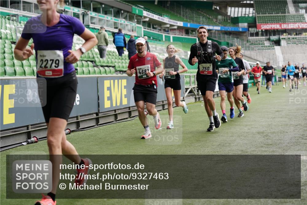 05.10.2025 - 20. swb-Marathon Bremen Michael Burmester http://msf.ph/oto/9327463 05.10.2025 12:51:24 Laufen im Stadion 334, 503, 601, 750, 754, 914, 1037, 1064, 1120, 1314, 1450, 1499, 1577, 1689, 1701, 1748, 1909, 1911, 2059, 2279, 2283, 2350, 2447, 2493, 2526, 3267, 3419, 3608, 3661, 4032, 4104, 4260, 4652, 4654, 4687, 5551, 5817, 5838, 5847, 5910, 6066, 6210, 6252, 6401, 6477, 6773, 6775, 7713, 7723, 8066, 8083, 8682, 8740, 8780, 8995, 122, 688, 736, 745, 1025, 1033, 1044, 1166, 1359, 2381, 3291, 4366, 4962, 5184, 5418, 6681, 7493 meine-sportfotos.de