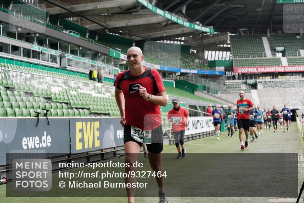 05.10.2025 - 20. swb-Marathon Bremen Michael Burmester http://msf.ph/oto/9327464 05.10.2025 12:55:50 Laufen im Stadion 78, 240, 325, 663, 760, 984, 989, 1261, 1326, 1490, 1531, 1737, 1774, 1825, 1910, 1931, 2022, 2134, 2149, 2162, 2459, 2490, 2605, 2716, 2884, 2942, 3074, 3161, 3489, 3515, 3519, 3612, 3749, 3838, 3944, 4052, 4079, 4116, 4149, 4195, 4212, 4288, 4432, 4456, 4771, 4796, 4823, 4853, 5034, 5093, 5152, 5177, 5289, 5370, 5484, 5490, 5554, 5615, 5691, 5719, 5833, 5907, 6048, 6070, 6106, 6276, 6441, 6515, 6527, 6570, 6615, 6649, 6744, 6797, 6820, 6937, 8060, 8144, 8222, 82, 124, 169 meine-sportfotos.de