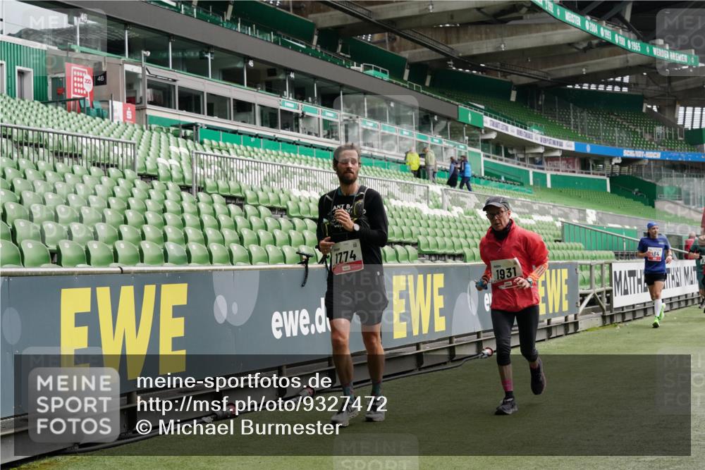 05.10.2025 - 20. swb-Marathon Bremen Michael Burmester http://msf.ph/oto/9327472 05.10.2025 12:55:52 Laufen im Stadion 78, 240, 325, 760, 901, 984, 989, 1261, 1326, 1490, 1531, 1774, 1825, 1910, 1931, 2022, 2134, 2149, 2162, 2459, 2490, 2605, 2716, 2884, 2942, 3074, 3161, 3489, 3515, 3519, 3612, 3749, 3838, 3944, 4052, 4079, 4116, 4149, 4195, 4212, 4288, 4432, 4456, 4796, 4823, 4853, 5093, 5152, 5177, 5289, 5370, 5484, 5490, 5554, 5615, 5691, 5719, 5833, 5907, 6048, 6070, 6106, 6276, 6441, 6515, 6527, 6570, 6615, 6744, 6797, 6820, 6937, 8060, 8144, 8222, 124, 169, 6527 meine-sportfotos.de