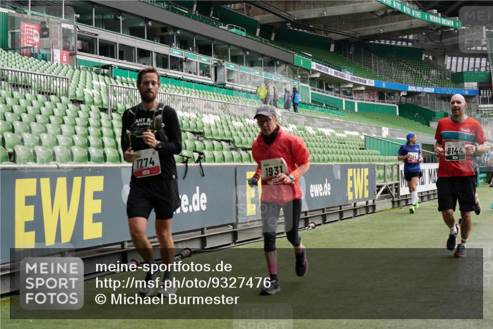 05.10.2025 - 20. swb-Marathon Bremen Michael Burmester http://msf.ph/oto/9327476 05.10.2025 12:55:53 Laufen im Stadion 78, 240, 325, 760, 901, 984, 989, 1261, 1326, 1490, 1531, 1774, 1825, 1910, 1931, 2022, 2134, 2149, 2162, 2459, 2490, 2605, 2716, 2884, 2942, 3074, 3161, 3489, 3515, 3519, 3612, 3749, 3838, 3944, 4052, 4079, 4116, 4149, 4195, 4212, 4288, 4432, 4456, 4796, 4823, 4853, 5093, 5152, 5177, 5289, 5370, 5484, 5490, 5554, 5615, 5691, 5719, 5833, 5907, 6048, 6070, 6106, 6276, 6441, 6515, 6570, 6615, 6689, 6744, 6797, 6820, 6937, 8060, 8144, 8222, 124, 169, 6527 meine-sportfotos.de