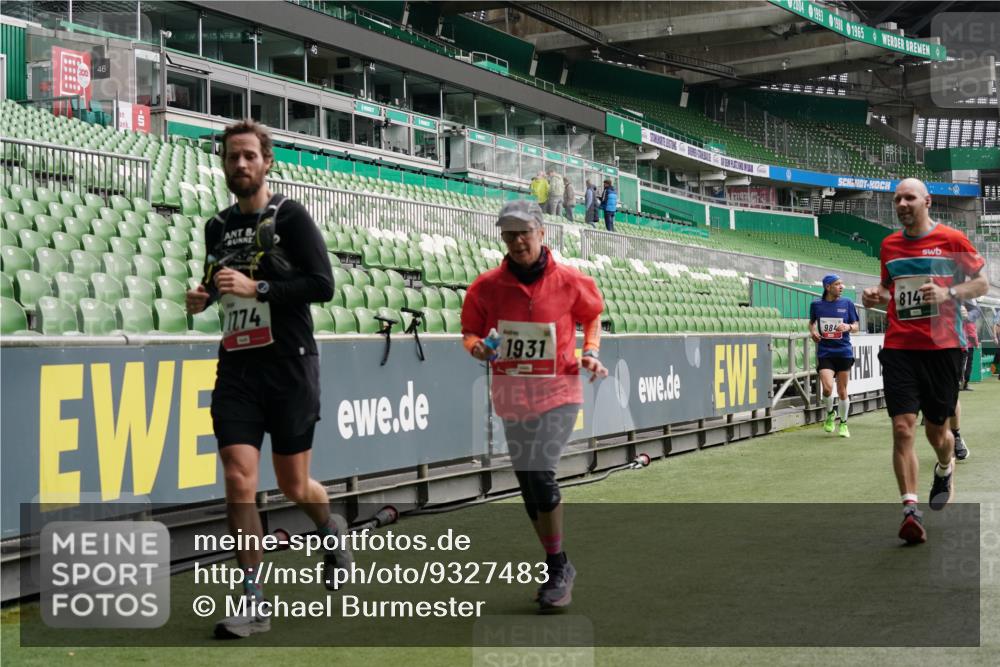 05.10.2025 - 20. swb-Marathon Bremen Michael Burmester http://msf.ph/oto/9327483 05.10.2025 12:55:53 Laufen im Stadion 78, 240, 325, 760, 901, 984, 989, 1261, 1326, 1490, 1531, 1774, 1825, 1910, 1931, 2022, 2134, 2149, 2162, 2459, 2490, 2605, 2716, 2884, 2942, 3074, 3161, 3489, 3515, 3519, 3612, 3749, 3838, 3944, 4052, 4079, 4116, 4149, 4195, 4212, 4288, 4432, 4456, 4796, 4823, 4853, 5093, 5152, 5177, 5289, 5370, 5484, 5490, 5554, 5615, 5691, 5719, 5833, 5907, 6048, 6070, 6106, 6276, 6441, 6515, 6570, 6615, 6689, 6744, 6797, 6820, 6937, 8060, 8144, 8222, 124, 169, 6527 meine-sportfotos.de