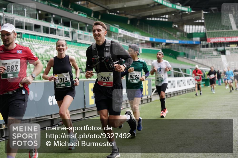 05.10.2025 - 20. swb-Marathon Bremen Michael Burmester http://msf.ph/oto/9327492 05.10.2025 12:51:25 Laufen im Stadion 334, 503, 601, 750, 754, 914, 1037, 1064, 1120, 1314, 1450, 1499, 1577, 1689, 1701, 1748, 1909, 1911, 1926, 2059, 2279, 2283, 2350, 2447, 2493, 2526, 3267, 3419, 3608, 3661, 4032, 4104, 4260, 4652, 4654, 4687, 5551, 5817, 5838, 5847, 5910, 6066, 6210, 6252, 6401, 6477, 6773, 6775, 7713, 7723, 8066, 8083, 8682, 8740, 8780, 8995, 122, 688, 745, 1033, 1044, 1166, 1359, 2381, 3291, 4366, 4962, 5184, 5418, 6681, 7493 meine-sportfotos.de