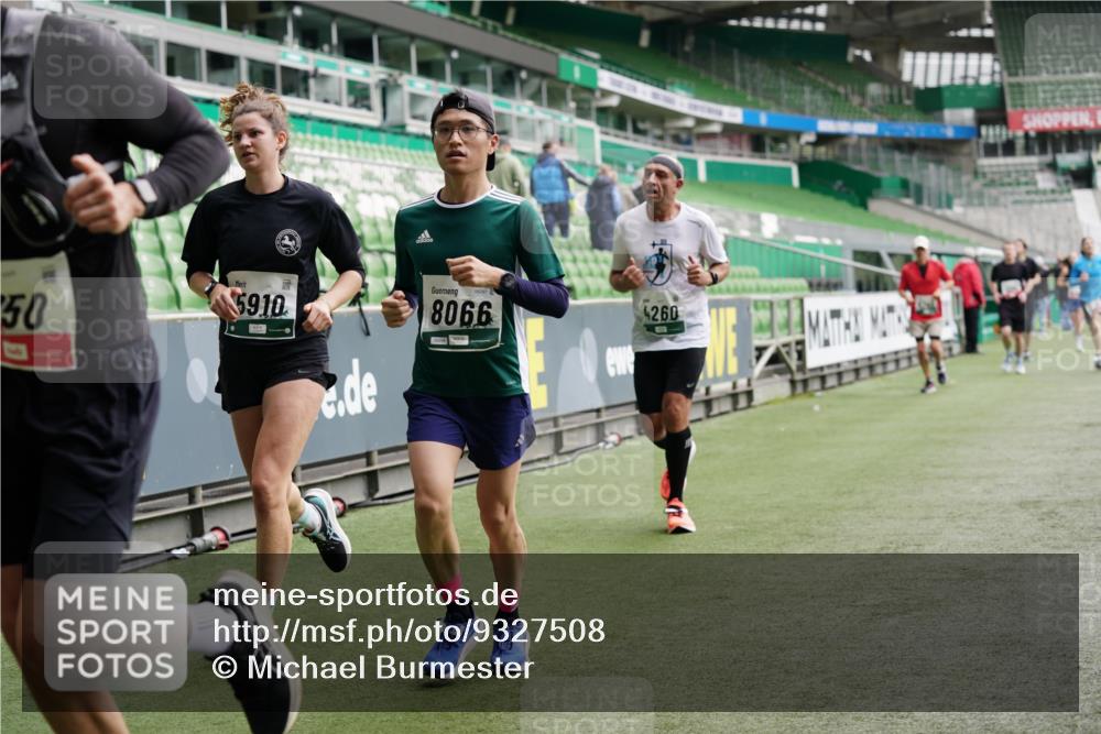 05.10.2025 - 20. swb-Marathon Bremen Michael Burmester http://msf.ph/oto/9327508 05.10.2025 12:51:26 Laufen im Stadion 334, 503, 601, 750, 754, 914, 1037, 1064, 1120, 1314, 1450, 1499, 1577, 1689, 1701, 1748, 1909, 1911, 1926, 2059, 2279, 2283, 2350, 2447, 2493, 2526, 3267, 3419, 3608, 3661, 4032, 4104, 4260, 4652, 4654, 4687, 5551, 5817, 5838, 5847, 5910, 6066, 6210, 6252, 6401, 6477, 6773, 6775, 7713, 7723, 8066, 8083, 8682, 8740, 8780, 8995, 122, 688, 745, 1033, 1044, 1166, 1359, 1450, 2381, 3291, 4366, 4962, 5184, 5418, 6252, 6681, 7493 meine-sportfotos.de