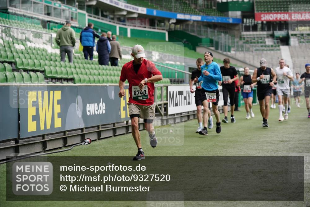 05.10.2025 - 20. swb-Marathon Bremen Michael Burmester http://msf.ph/oto/9327520 05.10.2025 12:51:29 Laufen im Stadion 334, 503, 601, 750, 754, 914, 1037, 1064, 1120, 1314, 1499, 1577, 1689, 1701, 1748, 1909, 1911, 1926, 2059, 2279, 2283, 2350, 2447, 2493, 2526, 3267, 3419, 3608, 3661, 4032, 4104, 4260, 4652, 4654, 4687, 4781, 5551, 5817, 5838, 5847, 5910, 6066, 6210, 6401, 6477, 6773, 6775, 7713, 7723, 8066, 8083, 8682, 8740, 8780, 8995, 122, 688, 745, 1033, 1044, 1166, 1450, 2381, 3291, 4366, 4962, 5184, 5418, 6252, 6681, 7493 meine-sportfotos.de