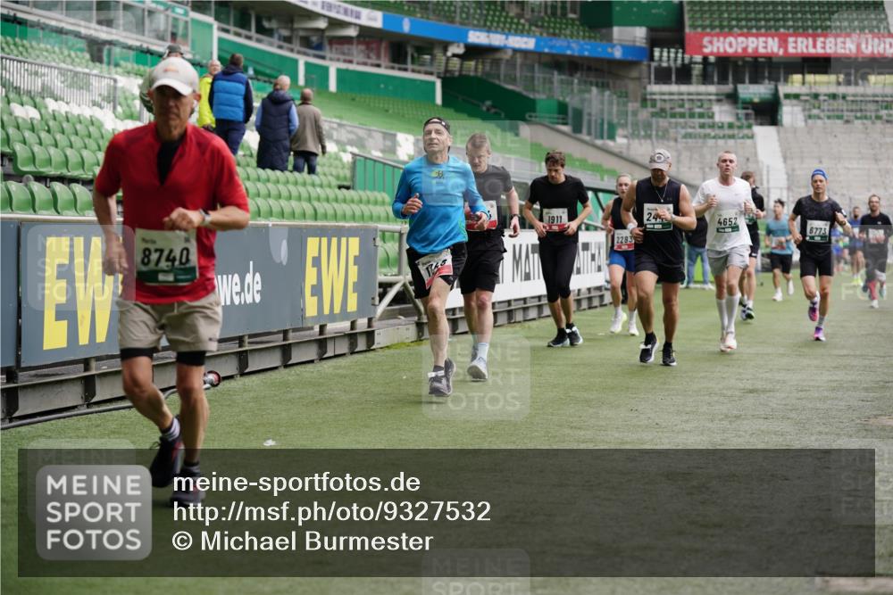 05.10.2025 - 20. swb-Marathon Bremen Michael Burmester http://msf.ph/oto/9327532 05.10.2025 12:51:30 Laufen im Stadion 334, 503, 601, 750, 754, 914, 1037, 1064, 1120, 1314, 1499, 1577, 1689, 1701, 1748, 1909, 1911, 1926, 2059, 2279, 2283, 2350, 2447, 2493, 2526, 3267, 3419, 3608, 3661, 4032, 4104, 4260, 4652, 4654, 4687, 4781, 5551, 5817, 5838, 5847, 5910, 6066, 6210, 6401, 6477, 6773, 6775, 7713, 7723, 8066, 8083, 8682, 8740, 8780, 8995, 122, 688, 745, 1033, 1044, 1166, 1450, 2381, 3291, 4366, 4962, 5418, 6252, 6681, 7493, 8995 meine-sportfotos.de