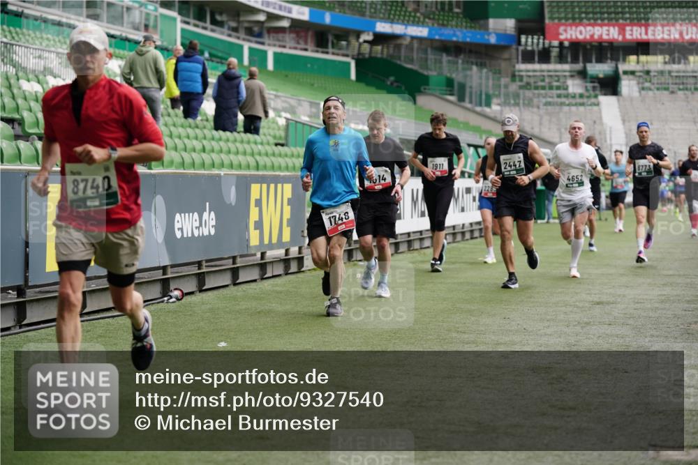 05.10.2025 - 20. swb-Marathon Bremen Michael Burmester http://msf.ph/oto/9327540 05.10.2025 12:51:31 Laufen im Stadion 334, 503, 601, 750, 754, 914, 1037, 1064, 1120, 1314, 1499, 1577, 1689, 1701, 1748, 1909, 1911, 1926, 2059, 2279, 2283, 2350, 2447, 2493, 2526, 3267, 3419, 3608, 3661, 4032, 4104, 4260, 4652, 4654, 4687, 4781, 5551, 5817, 5838, 5847, 5910, 6066, 6210, 6401, 6477, 6773, 6775, 7713, 7723, 8066, 8083, 8682, 8740, 8780, 122, 688, 745, 1033, 1044, 1166, 1450, 2381, 3291, 4366, 4962, 5418, 6252, 6681, 7493, 8995 meine-sportfotos.de