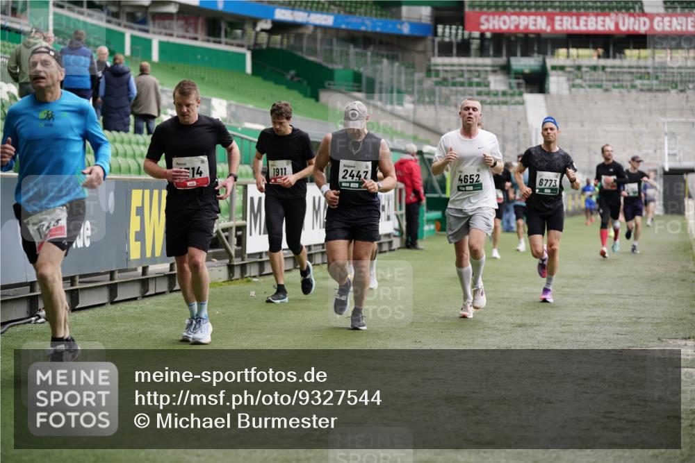 05.10.2025 - 20. swb-Marathon Bremen Michael Burmester http://msf.ph/oto/9327544 05.10.2025 12:51:32 Laufen im Stadion 334, 503, 601, 750, 754, 914, 1037, 1064, 1120, 1314, 1499, 1577, 1689, 1701, 1748, 1909, 1911, 1926, 2059, 2279, 2283, 2350, 2447, 2493, 2526, 3267, 3419, 3608, 3661, 4032, 4104, 4260, 4652, 4654, 4687, 4781, 5551, 5817, 5838, 5847, 5910, 6066, 6210, 6401, 6477, 6773, 6775, 7713, 7723, 8066, 8083, 8682, 8740, 8780, 122, 688, 745, 1033, 1044, 1166, 1450, 2059, 3291, 4366, 4962, 6252, 6681, 7493, 8995 meine-sportfotos.de