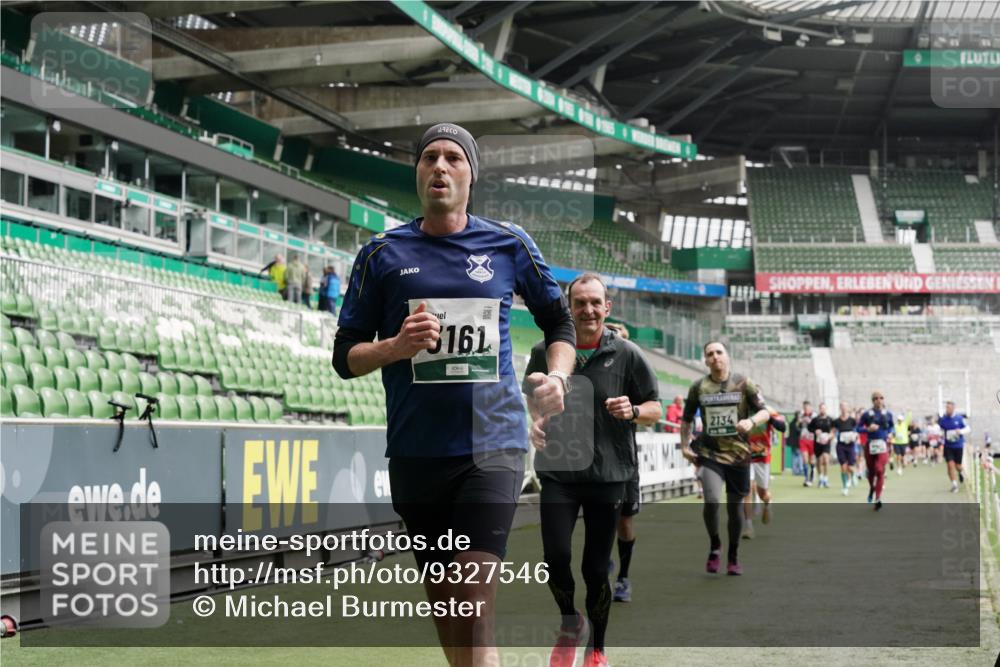 05.10.2025 - 20. swb-Marathon Bremen Michael Burmester http://msf.ph/oto/9327546 05.10.2025 12:56:01 Laufen im Stadion 78, 240, 325, 760, 830, 901, 984, 989, 1261, 1326, 1490, 1531, 1774, 1825, 1910, 1931, 2134, 2149, 2162, 2459, 2490, 2605, 2716, 2884, 2942, 3074, 3161, 3515, 3519, 3612, 3749, 3838, 3944, 4052, 4079, 4116, 4149, 4195, 4212, 4288, 4432, 4456, 4485, 4796, 4853, 5093, 5152, 5177, 5289, 5370, 5469, 5484, 5490, 5554, 5615, 5691, 5719, 5833, 5907, 6048, 6070, 6106, 6176, 6276, 6441, 6515, 6570, 6615, 6689, 6744, 6797, 6820, 6937, 7292, 7920, 8060, 8144, 8222, 6527 meine-sportfotos.de
