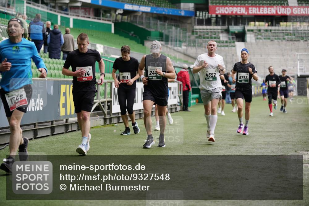 05.10.2025 - 20. swb-Marathon Bremen Michael Burmester http://msf.ph/oto/9327548 05.10.2025 12:51:32 Laufen im Stadion 334, 503, 601, 750, 754, 914, 1037, 1064, 1120, 1314, 1499, 1577, 1689, 1701, 1748, 1909, 1911, 1926, 2059, 2279, 2283, 2350, 2447, 2493, 2526, 3267, 3419, 3608, 3661, 4032, 4104, 4260, 4652, 4654, 4687, 4781, 5551, 5817, 5838, 5847, 5910, 6066, 6210, 6401, 6477, 6773, 6775, 7713, 7723, 8066, 8083, 8682, 8740, 8780, 122, 688, 745, 1033, 1044, 1166, 1450, 2059, 3291, 4366, 4962, 6252, 6681, 7493, 8995 meine-sportfotos.de