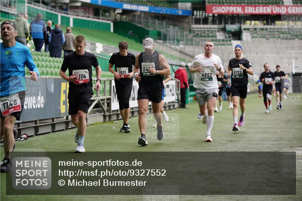 05.10.2025 - 20. swb-Marathon Bremen Michael Burmester http://msf.ph/oto/9327552 05.10.2025 12:51:32 Laufen im Stadion 334, 503, 601, 750, 754, 914, 1037, 1064, 1120, 1314, 1499, 1577, 1689, 1701, 1748, 1909, 1911, 1926, 2059, 2279, 2283, 2350, 2447, 2493, 2526, 3267, 3419, 3608, 3661, 4032, 4104, 4260, 4652, 4654, 4687, 4781, 5551, 5817, 5838, 5847, 5910, 6066, 6210, 6401, 6477, 6773, 6775, 7713, 7723, 8066, 8083, 8682, 8740, 8780, 122, 688, 745, 1033, 1044, 1166, 1450, 2059, 3291, 4366, 4962, 6252, 6681, 7493, 8995 meine-sportfotos.de