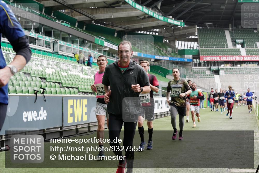 05.10.2025 - 20. swb-Marathon Bremen Michael Burmester http://msf.ph/oto/9327555 05.10.2025 12:56:01 Laufen im Stadion 78, 240, 325, 760, 830, 901, 984, 989, 1261, 1326, 1490, 1531, 1774, 1825, 1910, 1931, 2134, 2149, 2162, 2459, 2490, 2605, 2716, 2884, 2942, 3074, 3161, 3515, 3519, 3612, 3749, 3838, 3944, 4052, 4079, 4116, 4149, 4195, 4212, 4288, 4432, 4456, 4485, 4796, 4853, 5093, 5152, 5177, 5289, 5370, 5469, 5484, 5490, 5554, 5615, 5691, 5719, 5833, 5907, 6048, 6070, 6106, 6176, 6276, 6441, 6515, 6570, 6615, 6689, 6744, 6797, 6820, 6937, 7292, 7920, 8060, 8144, 8222, 6527 meine-sportfotos.de