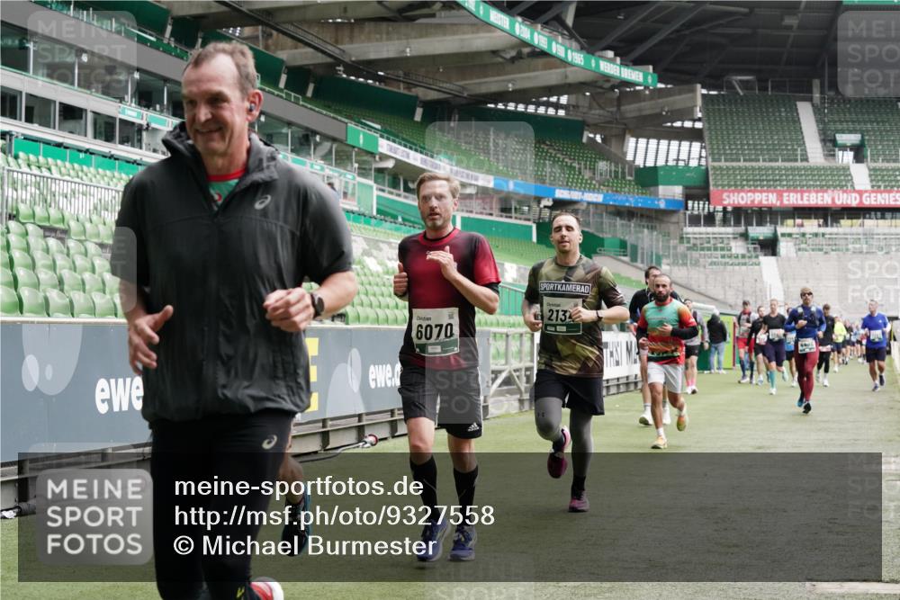 05.10.2025 - 20. swb-Marathon Bremen Michael Burmester http://msf.ph/oto/9327558 05.10.2025 12:56:02 Laufen im Stadion 78, 240, 325, 760, 830, 901, 984, 989, 1261, 1326, 1490, 1531, 1774, 1825, 1910, 1931, 2134, 2149, 2162, 2438, 2459, 2490, 2605, 2716, 2884, 2942, 3074, 3161, 3515, 3519, 3612, 3749, 3838, 3944, 4052, 4079, 4116, 4149, 4195, 4212, 4288, 4432, 4456, 4485, 4796, 4853, 5093, 5152, 5289, 5370, 5469, 5484, 5490, 5554, 5615, 5691, 5719, 5833, 6048, 6070, 6106, 6176, 6276, 6441, 6515, 6570, 6615, 6689, 6744, 6797, 6820, 6937, 7292, 7920, 8060, 8144, 8222, 6527 meine-sportfotos.de
