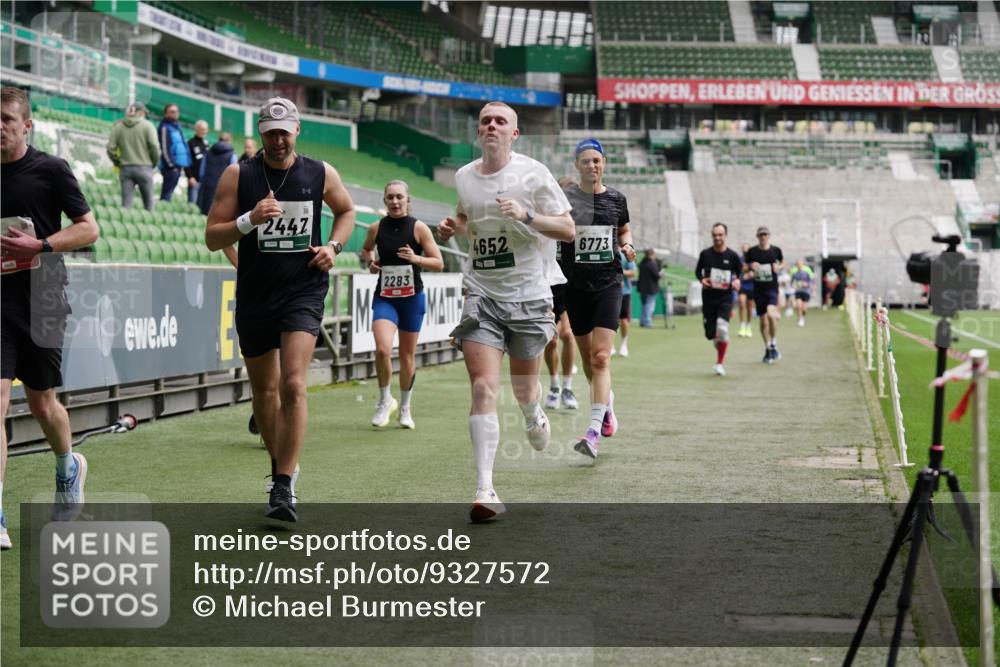05.10.2025 - 20. swb-Marathon Bremen Michael Burmester http://msf.ph/oto/9327572 05.10.2025 12:51:34 Laufen im Stadion 334, 503, 601, 750, 754, 914, 1037, 1064, 1120, 1314, 1499, 1577, 1689, 1701, 1748, 1909, 1911, 1926, 2279, 2283, 2350, 2447, 2493, 2526, 3267, 3419, 3608, 3661, 4032, 4104, 4260, 4652, 4654, 4687, 4781, 5551, 5817, 5838, 5847, 5910, 6066, 6210, 6401, 6477, 6773, 6775, 7713, 7723, 8066, 8083, 8682, 8740, 8780, 122, 688, 745, 1033, 1166, 1450, 2059, 4962, 6252, 6681, 8995 meine-sportfotos.de