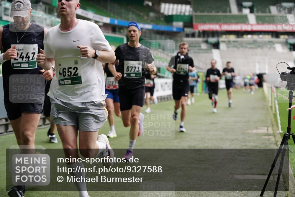05.10.2025 - 20. swb-Marathon Bremen Michael Burmester http://msf.ph/oto/9327588 05.10.2025 12:51:35 Laufen im Stadion 334, 503, 601, 750, 754, 914, 1037, 1064, 1120, 1314, 1499, 1577, 1689, 1701, 1748, 1909, 1911, 1926, 2279, 2283, 2350, 2447, 2493, 2526, 3178, 3267, 3419, 3608, 3661, 4032, 4104, 4260, 4652, 4654, 4687, 4781, 5108, 5551, 5817, 5838, 5847, 5910, 6066, 6210, 6401, 6477, 6773, 6775, 7713, 7723, 8066, 8083, 8682, 8740, 8780, 122, 688, 745, 1166, 1450, 2059, 4962, 6252, 8995 meine-sportfotos.de