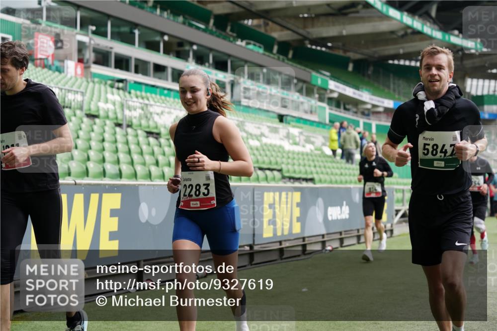 05.10.2025 - 20. swb-Marathon Bremen Michael Burmester http://msf.ph/oto/9327619 05.10.2025 12:51:38 Laufen im Stadion 334, 503, 601, 750, 754, 914, 1029, 1037, 1064, 1120, 1314, 1499, 1577, 1689, 1701, 1748, 1909, 1911, 1926, 2279, 2283, 2350, 2447, 2493, 2526, 3178, 3267, 3419, 3608, 3661, 4032, 4104, 4260, 4652, 4654, 4687, 4781, 5068, 5108, 5416, 5551, 5817, 5838, 5847, 5910, 6066, 6210, 6401, 6477, 6773, 6775, 7419, 7713, 7723, 8066, 8083, 8682, 8740, 8780, 122, 688, 745, 1166, 1450, 2059, 4962, 6252, 8995 meine-sportfotos.de