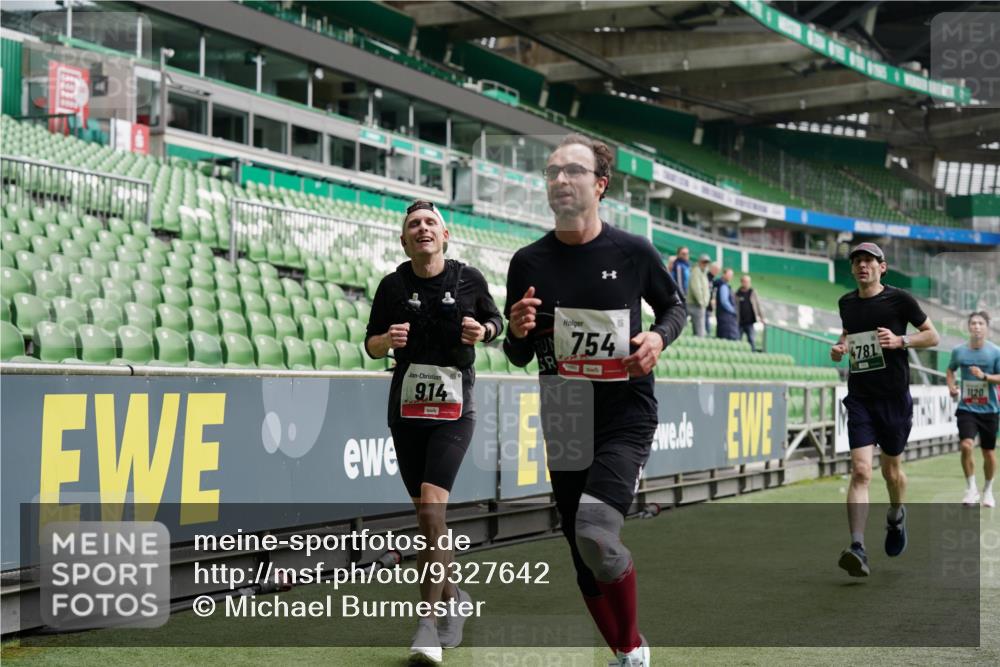 05.10.2025 - 20. swb-Marathon Bremen Michael Burmester http://msf.ph/oto/9327642 05.10.2025 12:51:40 Laufen im Stadion 503, 601, 750, 754, 914, 1029, 1037, 1064, 1120, 1314, 1499, 1577, 1689, 1701, 1748, 1909, 1911, 1926, 2279, 2283, 2350, 2447, 2493, 2526, 3178, 3267, 3419, 3608, 3661, 4032, 4104, 4260, 4652, 4654, 4687, 4781, 5068, 5108, 5416, 5551, 5838, 5847, 5910, 6066, 6210, 6401, 6477, 6773, 6775, 7313, 7419, 7713, 7723, 8066, 8083, 8534, 8682, 8740, 8780, 122, 334, 688, 745, 1166, 1450, 2059, 3608, 4962, 5817, 6252, 6477, 8995 meine-sportfotos.de