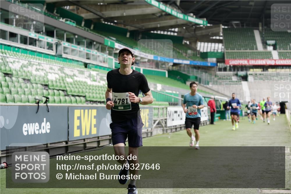 05.10.2025 - 20. swb-Marathon Bremen Michael Burmester http://msf.ph/oto/9327646 05.10.2025 12:51:41 Laufen im Stadion 503, 601, 750, 754, 914, 1029, 1037, 1064, 1120, 1314, 1499, 1577, 1689, 1701, 1748, 1909, 1911, 1926, 2279, 2283, 2350, 2447, 2493, 2526, 3178, 3267, 3419, 3661, 4032, 4104, 4260, 4652, 4654, 4687, 4781, 5068, 5108, 5416, 5551, 5838, 5847, 5910, 6066, 6210, 6401, 6773, 6775, 7031, 7313, 7419, 7713, 7723, 8066, 8083, 8534, 8682, 8740, 8780, 122, 334, 688, 1450, 1689, 2059, 3608, 4962, 5817, 5838, 6252, 6477, 8995 meine-sportfotos.de