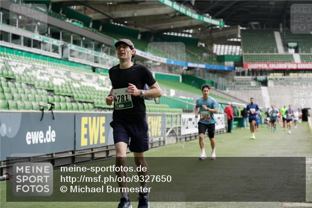05.10.2025 - 20. swb-Marathon Bremen Michael Burmester http://msf.ph/oto/9327650 05.10.2025 12:51:42 Laufen im Stadion 503, 601, 750, 754, 914, 1029, 1037, 1064, 1120, 1314, 1499, 1577, 1701, 1748, 1909, 1911, 1926, 2279, 2283, 2350, 2447, 2493, 2526, 3178, 3267, 3419, 3661, 4032, 4104, 4260, 4652, 4654, 4687, 4781, 5068, 5108, 5416, 5551, 5847, 5910, 6066, 6210, 6401, 6773, 6775, 7031, 7313, 7419, 7713, 7723, 8066, 8083, 8534, 8682, 8740, 8780, 122, 334, 601, 1037, 1450, 1689, 2059, 3419, 3608, 4962, 5817, 5838, 6252, 6401, 6477, 8995 meine-sportfotos.de