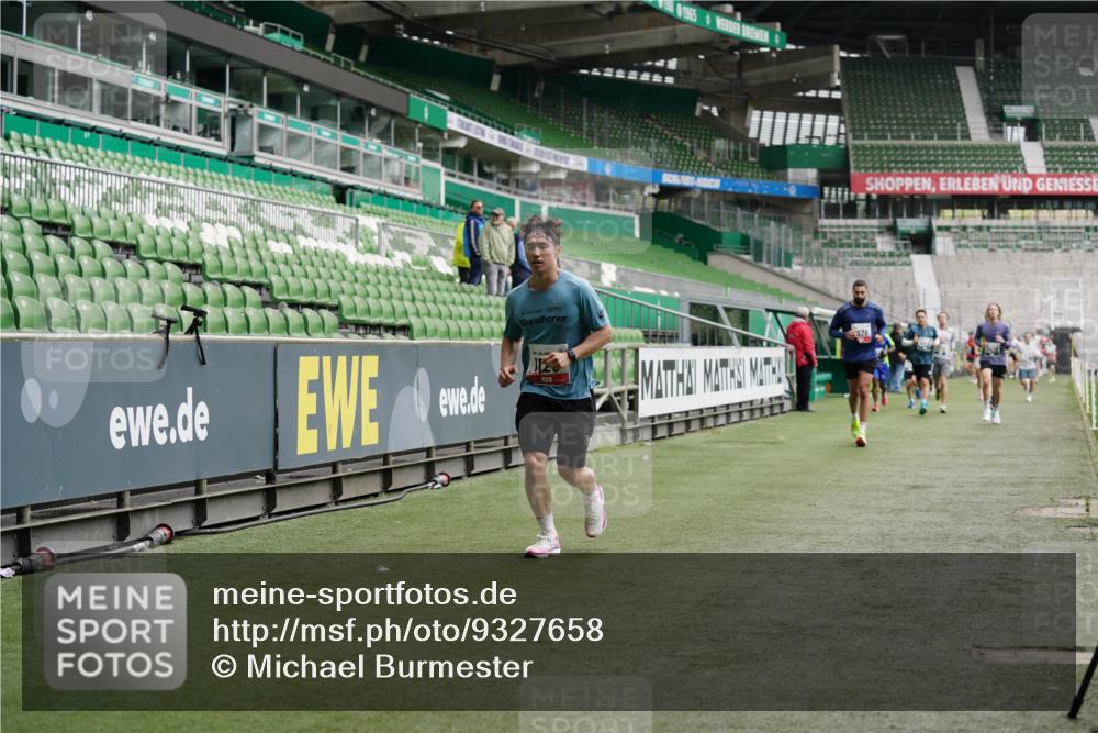 05.10.2025 - 20. swb-Marathon Bremen Michael Burmester http://msf.ph/oto/9327658 05.10.2025 12:51:43 Laufen im Stadion 503, 750, 754, 914, 1029, 1064, 1120, 1314, 1499, 1577, 1701, 1748, 1909, 1911, 1926, 2279, 2283, 2350, 2447, 2493, 2526, 3178, 3267, 3661, 4032, 4104, 4260, 4652, 4654, 4687, 4781, 5068, 5108, 5416, 5551, 5847, 5910, 6066, 6210, 6773, 6775, 7031, 7313, 7419, 7713, 7723, 8066, 8083, 8534, 8682, 8740, 8780, 334, 601, 1037, 1450, 1689, 2059, 3419, 3608, 5817, 5838, 6252, 6401, 6477, 8083, 8995 meine-sportfotos.de