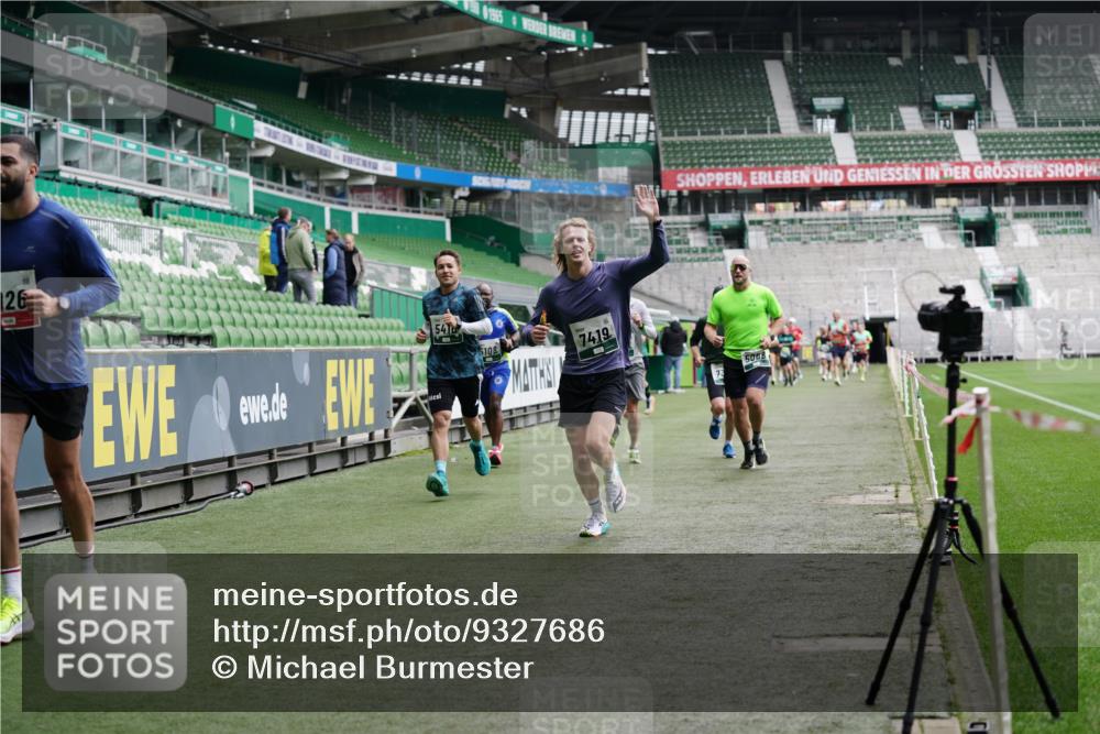 05.10.2025 - 20. swb-Marathon Bremen Michael Burmester http://msf.ph/oto/9327686 05.10.2025 12:51:49 Laufen im Stadion 503, 750, 754, 914, 1029, 1064, 1120, 1314, 1499, 1577, 1701, 1748, 1911, 1926, 2279, 2283, 2350, 2447, 2493, 2526, 3178, 4104, 4260, 4652, 4654, 4687, 4781, 5068, 5108, 5416, 5847, 5910, 6066, 6210, 6367, 6773, 6775, 7031, 7313, 7419, 7713, 7723, 8066, 8534, 8558, 8682, 8740, 8780, 334, 601, 1037, 1689, 1909, 2059, 3267, 3419, 3608, 3661, 4032, 5551, 5817, 5838, 6401, 6477, 8083, 8995 meine-sportfotos.de