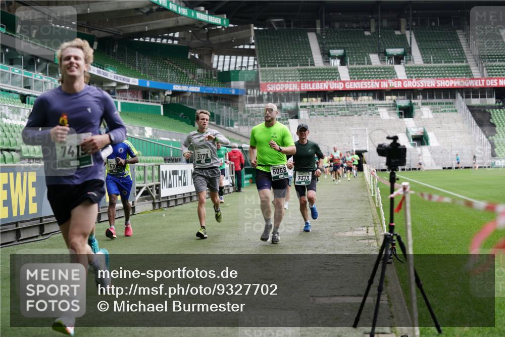 05.10.2025 - 20. swb-Marathon Bremen Michael Burmester http://msf.ph/oto/9327702 05.10.2025 12:51:51 Laufen im Stadion 503, 750, 754, 914, 1029, 1064, 1120, 1314, 1499, 1550, 1577, 1701, 1748, 1911, 1926, 2279, 2283, 2350, 2447, 2493, 2526, 3178, 4260, 4652, 4654, 4687, 4781, 5068, 5108, 5416, 5847, 5910, 6066, 6210, 6367, 6773, 6775, 7031, 7293, 7313, 7419, 7713, 7723, 8066, 8534, 8558, 8682, 8740, 8780, 334, 503, 601, 1037, 1689, 1909, 2059, 3267, 3419, 3608, 3661, 4032, 4104, 5551, 5817, 5838, 6401, 6477, 8083 meine-sportfotos.de