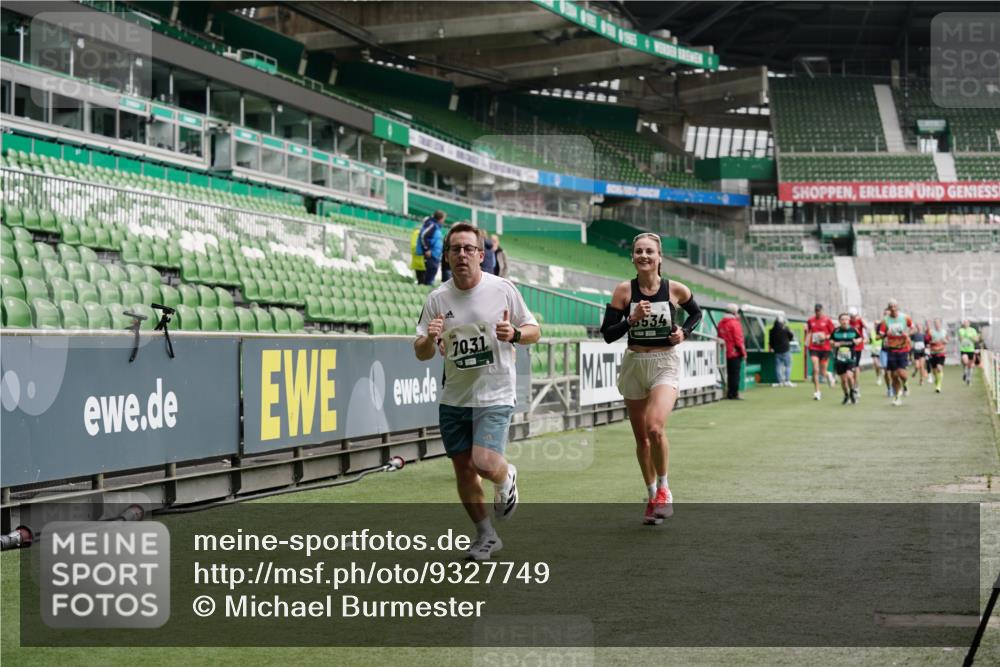05.10.2025 - 20. swb-Marathon Bremen Michael Burmester http://msf.ph/oto/9327749 05.10.2025 12:51:55 Laufen im Stadion 750, 754, 914, 1029, 1064, 1120, 1314, 1550, 1577, 1701, 1748, 1911, 1926, 2279, 2283, 2350, 2447, 2493, 2526, 3041, 3178, 3626, 4260, 4652, 4654, 4687, 4781, 5068, 5108, 5416, 5847, 5910, 6210, 6367, 6773, 6775, 7012, 7031, 7293, 7313, 7419, 7713, 7723, 8066, 8218, 8534, 8558, 8682, 8701, 8740, 8780, 9115, 334, 503, 601, 1037, 1499, 1689, 1909, 3267, 3419, 3608, 3661, 4032, 4104, 5551, 5817, 5838, 6066, 6401, 6477, 8083 meine-sportfotos.de
