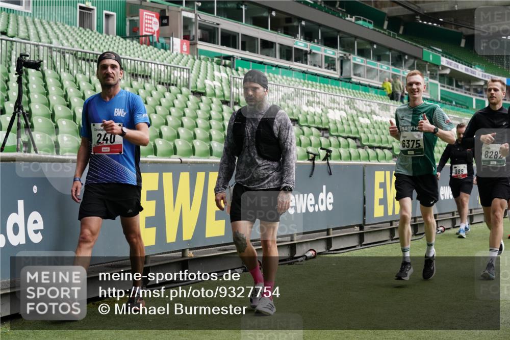 05.10.2025 - 20. swb-Marathon Bremen Michael Burmester http://msf.ph/oto/9327754 05.10.2025 12:56:21 Laufen im Stadion 325, 591, 830, 901, 984, 989, 1261, 1380, 1679, 1774, 1825, 1931, 2134, 2149, 2263, 2438, 2459, 2490, 2571, 2634, 2942, 3161, 3392, 3606, 3749, 3980, 4052, 4101, 4116, 4149, 4288, 4432, 4485, 5246, 5255, 5370, 5419, 5469, 5490, 5615, 5691, 5719, 6070, 6176, 6375, 6441, 6451, 6515, 6615, 6689, 6744, 6797, 6820, 6864, 6926, 7000, 7292, 7320, 7431, 7783, 7920, 8060, 8144, 8222, 78, 240, 1490, 2162, 2459, 2884, 3074, 3515, 3612, 4079, 4116, 4195, 4456 meine-sportfotos.de