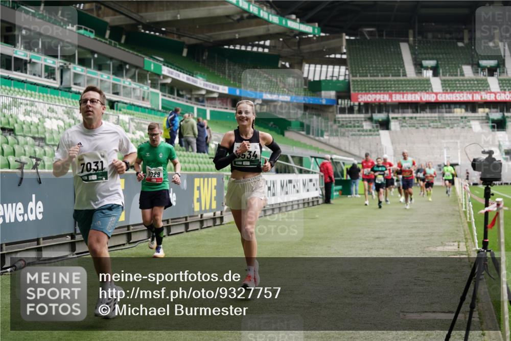 05.10.2025 - 20. swb-Marathon Bremen Michael Burmester http://msf.ph/oto/9327757 05.10.2025 12:51:56 Laufen im Stadion 750, 754, 914, 1029, 1064, 1120, 1314, 1550, 1577, 1701, 1748, 1911, 1926, 2279, 2283, 2350, 2447, 2493, 2526, 3041, 3178, 3626, 4260, 4652, 4654, 4687, 4781, 5068, 5108, 5416, 5847, 5910, 6210, 6367, 6773, 6775, 7012, 7031, 7293, 7313, 7419, 7713, 7723, 8066, 8218, 8534, 8558, 8682, 8701, 8740, 8780, 9115, 334, 503, 601, 1037, 1499, 1689, 1909, 2493, 3267, 3419, 3608, 3661, 4032, 4104, 4654, 5551, 5817, 5838, 6066, 6401, 6477, 8083 meine-sportfotos.de