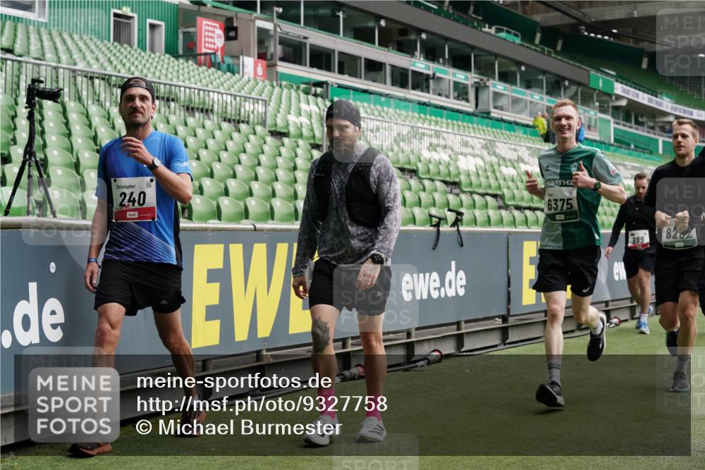 05.10.2025 - 20. swb-Marathon Bremen Michael Burmester http://msf.ph/oto/9327758 05.10.2025 12:56:21 Laufen im Stadion 325, 591, 830, 901, 984, 989, 1261, 1380, 1679, 1774, 1825, 1931, 2134, 2149, 2263, 2438, 2459, 2490, 2571, 2634, 2942, 3161, 3392, 3606, 3749, 3980, 4052, 4101, 4116, 4149, 4288, 4432, 4485, 5246, 5255, 5370, 5419, 5469, 5490, 5615, 5691, 5719, 6070, 6176, 6375, 6441, 6451, 6515, 6615, 6689, 6744, 6797, 6820, 6864, 6926, 7000, 7292, 7320, 7431, 7783, 7920, 8060, 8144, 8222, 78, 240, 1490, 2162, 2459, 2884, 3074, 3515, 3612, 4079, 4116, 4195, 4456 meine-sportfotos.de