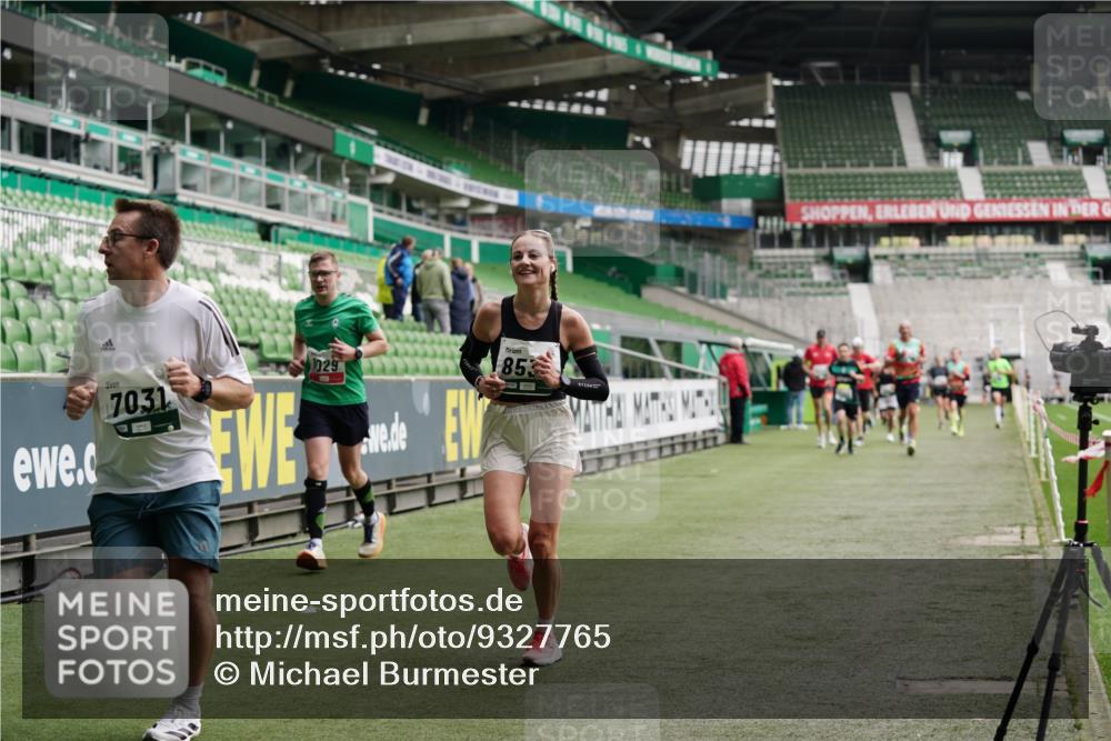 05.10.2025 - 20. swb-Marathon Bremen Michael Burmester http://msf.ph/oto/9327765 05.10.2025 12:51:56 Laufen im Stadion 750, 754, 914, 1029, 1064, 1120, 1314, 1550, 1577, 1701, 1748, 1911, 1926, 2279, 2283, 2350, 2447, 2493, 2526, 3041, 3178, 3626, 4260, 4652, 4654, 4687, 4781, 5068, 5108, 5416, 5847, 5910, 6210, 6367, 6773, 6775, 7012, 7031, 7293, 7313, 7419, 7713, 7723, 8066, 8218, 8534, 8558, 8682, 8701, 8740, 8780, 9115, 334, 503, 601, 1037, 1499, 1689, 1909, 2493, 3267, 3419, 3608, 3661, 4032, 4104, 4654, 5551, 5817, 5838, 6066, 6401, 6477, 8083 meine-sportfotos.de