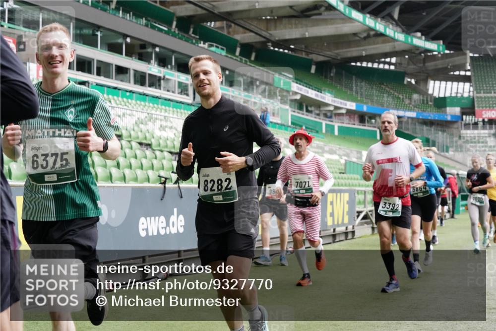 05.10.2025 - 20. swb-Marathon Bremen Michael Burmester http://msf.ph/oto/9327770 05.10.2025 12:56:22 Laufen im Stadion 325, 591, 830, 901, 984, 989, 1261, 1380, 1679, 1774, 1825, 1931, 2134, 2149, 2263, 2438, 2490, 2571, 2634, 2942, 3161, 3392, 3606, 3749, 3980, 4052, 4101, 4149, 4288, 4432, 4485, 5246, 5255, 5370, 5419, 5469, 5490, 5615, 5691, 5719, 6070, 6176, 6375, 6441, 6451, 6515, 6615, 6689, 6744, 6797, 6820, 6864, 6926, 7000, 7292, 7320, 7431, 7783, 7920, 8060, 8144, 8222, 78, 240, 1490, 2162, 2459, 2884, 3074, 3515, 3612, 4079, 4116, 4195, 4456, 5691 meine-sportfotos.de