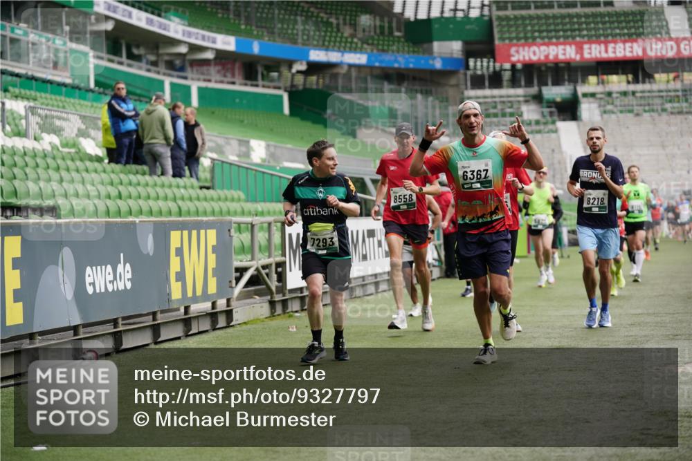 05.10.2025 - 20. swb-Marathon Bremen Michael Burmester http://msf.ph/oto/9327797 05.10.2025 12:52:01 Laufen im Stadion 750, 754, 914, 1029, 1064, 1120, 1314, 1550, 1552, 1701, 1748, 1911, 1926, 2279, 2283, 2350, 2447, 2526, 2595, 3033, 3041, 3178, 3626, 4260, 4652, 4687, 4781, 5068, 5108, 5416, 5459, 5675, 5847, 5910, 6367, 6773, 7012, 7031, 7293, 7313, 7419, 7713, 8066, 8218, 8534, 8558, 8682, 8701, 8740, 8780, 9115, 503, 601, 1037, 1499, 1577, 1689, 1701, 1909, 2493, 3267, 3419, 3661, 4032, 4104, 4654, 5551, 5838, 6066, 6210, 6401, 6775, 7723, 8083 meine-sportfotos.de