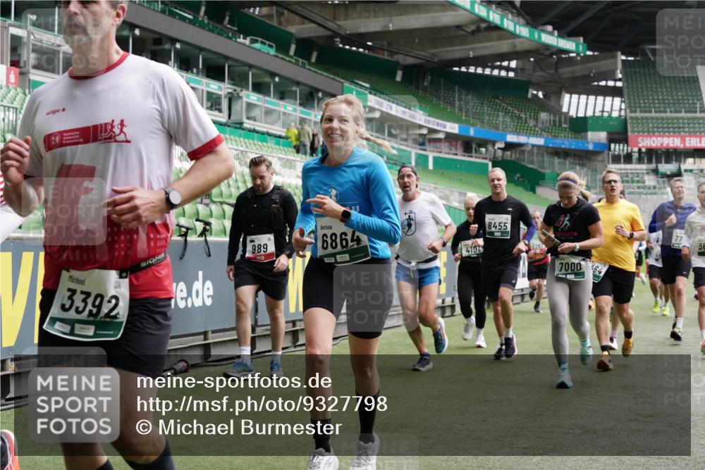 05.10.2025 - 20. swb-Marathon Bremen Michael Burmester http://msf.ph/oto/9327798 05.10.2025 12:56:24 Laufen im Stadion 325, 591, 830, 901, 984, 989, 1161, 1261, 1380, 1679, 1774, 1825, 1931, 2134, 2149, 2263, 2438, 2490, 2571, 2634, 2942, 3161, 3392, 3606, 3749, 3980, 4052, 4101, 4149, 4288, 4432, 4485, 5246, 5255, 5370, 5419, 5469, 5490, 5615, 5719, 6070, 6176, 6375, 6441, 6451, 6515, 6689, 6744, 6797, 6864, 6926, 7000, 7283, 7292, 7320, 7431, 7783, 7920, 8060, 8144, 8222, 9054, 78, 240, 1490, 2162, 2459, 2884, 3074, 3515, 3612, 4079, 4116, 4195, 4456, 5691 meine-sportfotos.de