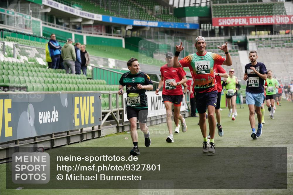 05.10.2025 - 20. swb-Marathon Bremen Michael Burmester http://msf.ph/oto/9327801 05.10.2025 12:52:01 Laufen im Stadion 750, 754, 914, 1029, 1064, 1120, 1314, 1550, 1552, 1701, 1748, 1911, 1926, 2279, 2283, 2350, 2447, 2526, 2595, 3033, 3041, 3178, 3626, 4260, 4652, 4687, 4781, 5068, 5108, 5416, 5459, 5675, 5847, 5910, 6367, 6773, 7012, 7031, 7293, 7313, 7419, 7713, 8066, 8218, 8534, 8558, 8682, 8701, 8740, 8780, 9115, 503, 601, 1037, 1499, 1577, 1689, 1701, 1909, 2493, 3267, 3419, 3661, 4032, 4104, 4654, 5551, 5838, 6066, 6210, 6401, 6775, 7723, 8083 meine-sportfotos.de
