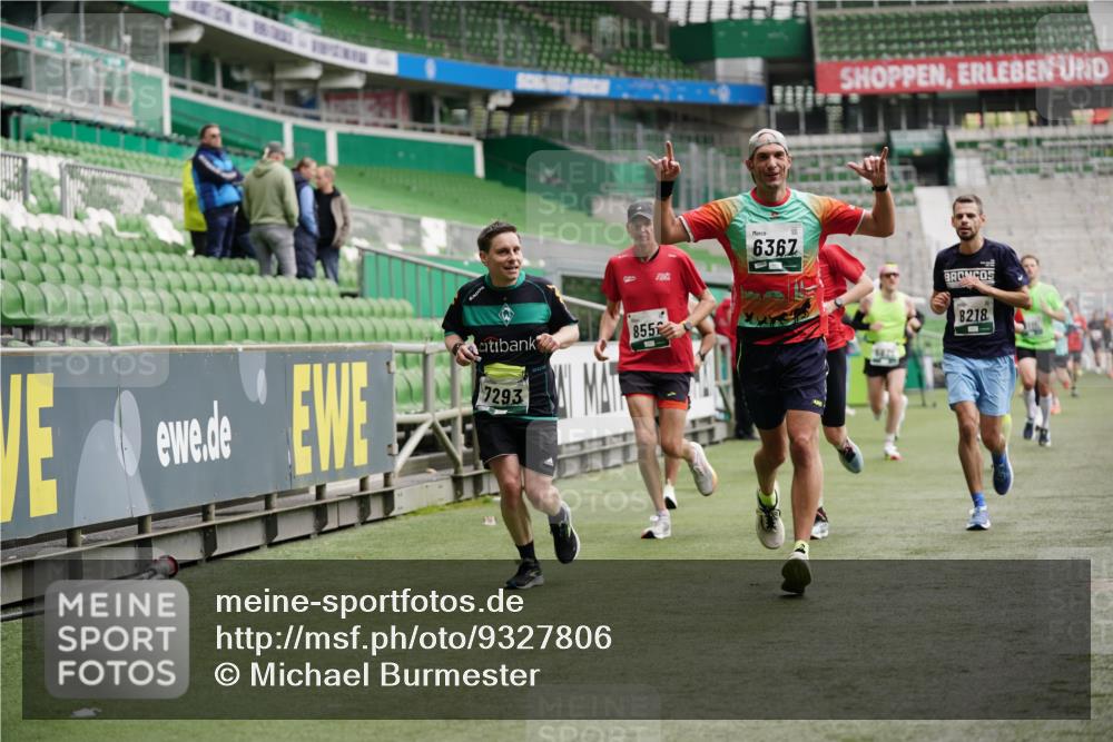 05.10.2025 - 20. swb-Marathon Bremen Michael Burmester http://msf.ph/oto/9327806 05.10.2025 12:52:01 Laufen im Stadion 750, 754, 914, 1029, 1064, 1120, 1314, 1550, 1552, 1701, 1748, 1911, 1926, 2279, 2283, 2350, 2447, 2526, 2595, 3033, 3041, 3178, 3626, 4260, 4652, 4687, 4781, 5068, 5108, 5416, 5459, 5675, 5847, 5910, 6367, 6773, 7012, 7031, 7293, 7313, 7419, 7713, 8066, 8218, 8534, 8558, 8682, 8701, 8740, 8780, 9115, 503, 601, 1037, 1499, 1577, 1689, 1701, 1909, 2493, 3267, 3419, 3661, 4032, 4104, 4654, 5551, 5838, 6066, 6210, 6401, 6775, 7723, 8083 meine-sportfotos.de