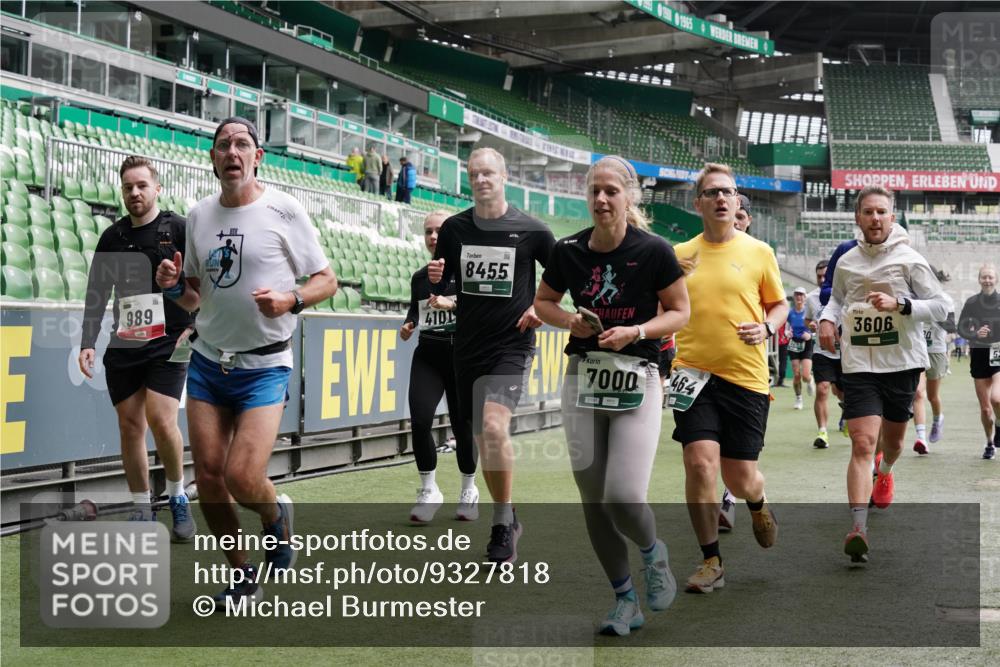 05.10.2025 - 20. swb-Marathon Bremen Michael Burmester http://msf.ph/oto/9327818 05.10.2025 12:56:26 Laufen im Stadion 325, 591, 830, 901, 984, 989, 1161, 1380, 1679, 1774, 1825, 1931, 2134, 2149, 2263, 2438, 2490, 2571, 2634, 2942, 3161, 3392, 3606, 3749, 3980, 4052, 4101, 4149, 4288, 4432, 4485, 5246, 5255, 5370, 5419, 5469, 5490, 5615, 6070, 6176, 6375, 6441, 6451, 6515, 6689, 6744, 6797, 6864, 6926, 7000, 7283, 7292, 7320, 7431, 7490, 7783, 7920, 8060, 8144, 8222, 9054, 78, 240, 1261, 1490, 1774, 2162, 2459, 2884, 2942, 3074, 3515, 3612, 4079, 4116, 4195, 4456, 5691, 5719 meine-sportfotos.de