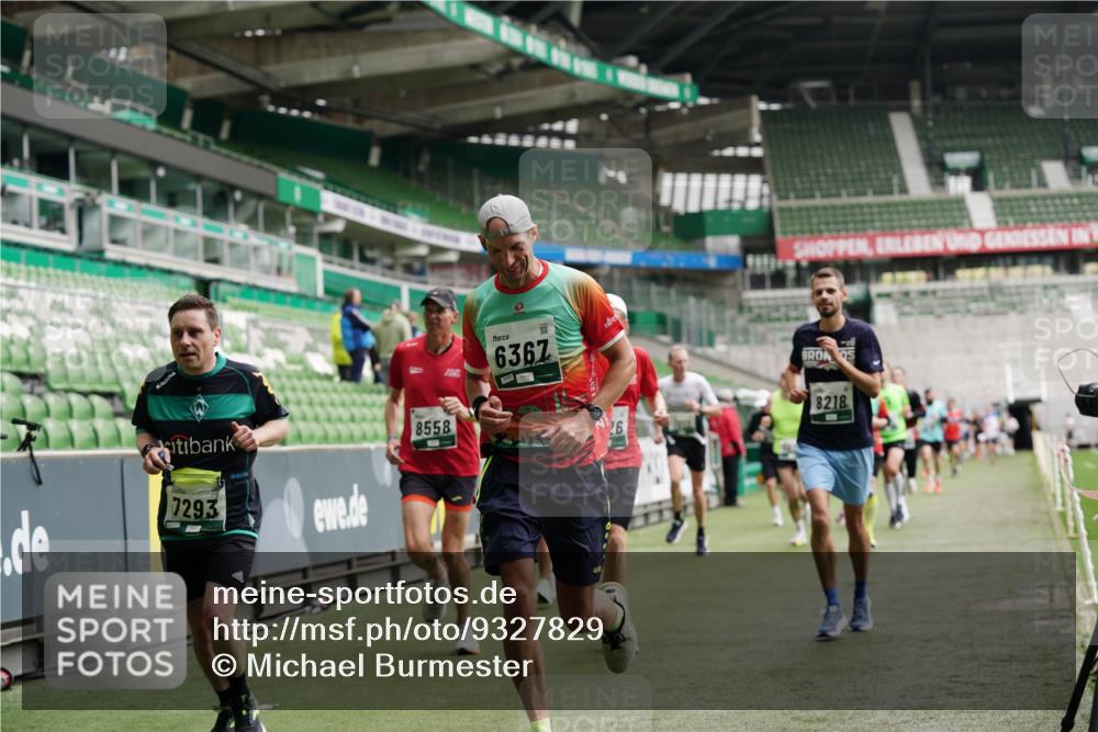 05.10.2025 - 20. swb-Marathon Bremen Michael Burmester http://msf.ph/oto/9327829 05.10.2025 12:52:03 Laufen im Stadion 750, 754, 914, 1029, 1064, 1120, 1314, 1550, 1552, 1748, 1911, 1926, 2279, 2283, 2350, 2447, 2526, 2595, 3033, 3041, 3178, 3626, 4260, 4652, 4687, 4781, 5068, 5108, 5416, 5459, 5675, 5847, 5910, 6367, 6773, 7012, 7031, 7293, 7313, 7419, 7713, 8066, 8218, 8534, 8558, 8682, 8701, 8740, 8780, 9115, 503, 1499, 1577, 1701, 1909, 2493, 2526, 3267, 3661, 4032, 4104, 4654, 5551, 6066, 6210, 6775, 7723, 8083 meine-sportfotos.de