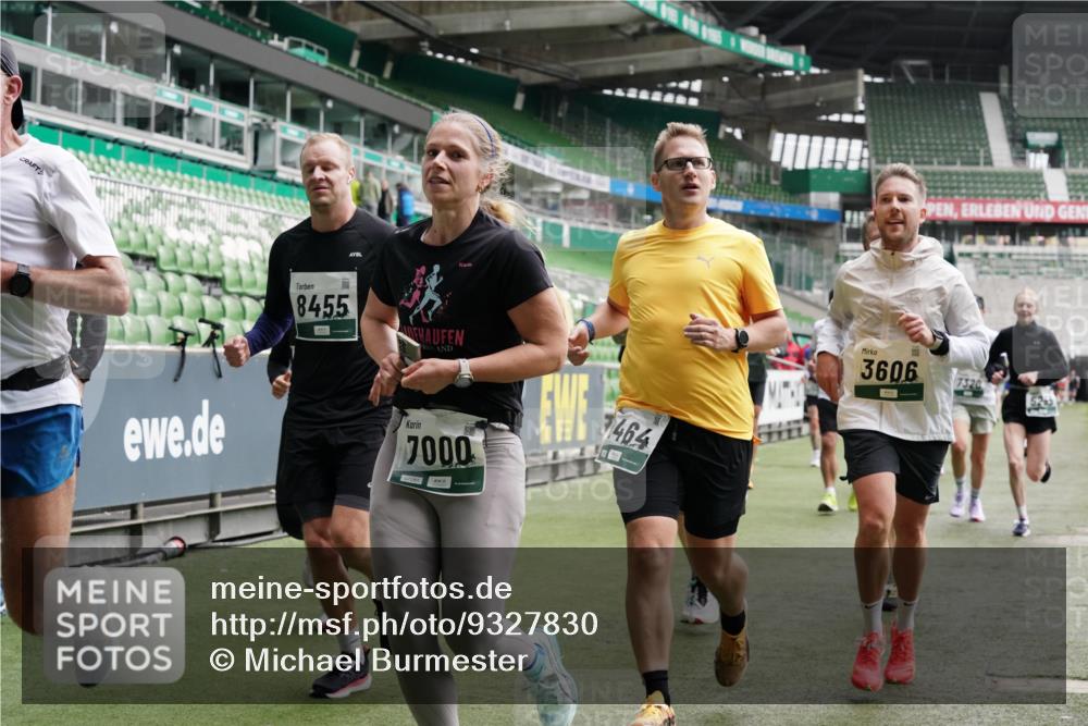 05.10.2025 - 20. swb-Marathon Bremen Michael Burmester http://msf.ph/oto/9327830 05.10.2025 12:56:26 Laufen im Stadion 325, 591, 830, 901, 984, 989, 1161, 1380, 1679, 1774, 1825, 1931, 2134, 2149, 2263, 2438, 2490, 2571, 2634, 2942, 3161, 3392, 3606, 3749, 3980, 4052, 4101, 4149, 4288, 4432, 4485, 5246, 5255, 5370, 5419, 5469, 5490, 5615, 6070, 6176, 6375, 6441, 6451, 6515, 6689, 6744, 6797, 6864, 6926, 7000, 7283, 7292, 7320, 7431, 7490, 7783, 7920, 8060, 8144, 8222, 9054, 78, 240, 1261, 1490, 1774, 2162, 2459, 2884, 2942, 3074, 3515, 3612, 4079, 4116, 4195, 4456, 5691, 5719 meine-sportfotos.de