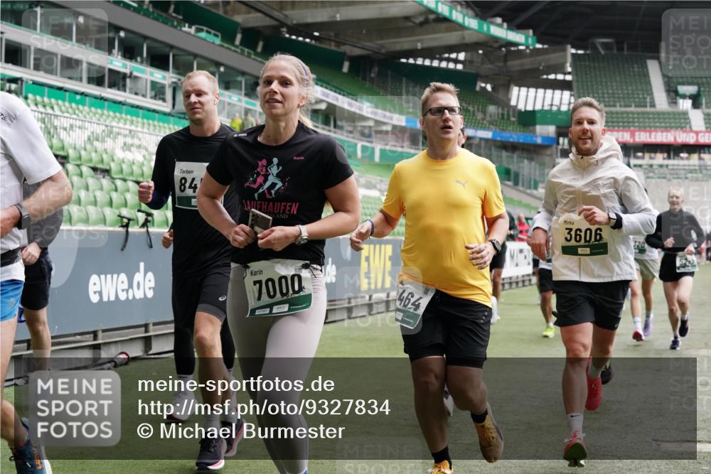 05.10.2025 - 20. swb-Marathon Bremen Michael Burmester http://msf.ph/oto/9327834 05.10.2025 12:56:27 Laufen im Stadion 325, 591, 830, 901, 984, 989, 1161, 1380, 1679, 1825, 1931, 2134, 2149, 2263, 2438, 2490, 2571, 2634, 3161, 3392, 3606, 3749, 3980, 4052, 4101, 4149, 4288, 4432, 4485, 5246, 5255, 5370, 5419, 5469, 5490, 5615, 6070, 6176, 6375, 6441, 6451, 6515, 6689, 6797, 6864, 6926, 7000, 7283, 7292, 7320, 7431, 7490, 7783, 7920, 8060, 8144, 8222, 9054, 78, 240, 1261, 1490, 1774, 1825, 2162, 2459, 2884, 2942, 3074, 3515, 3612, 4079, 4116, 4195, 4456, 5615, 5691, 5719, 6515 meine-sportfotos.de